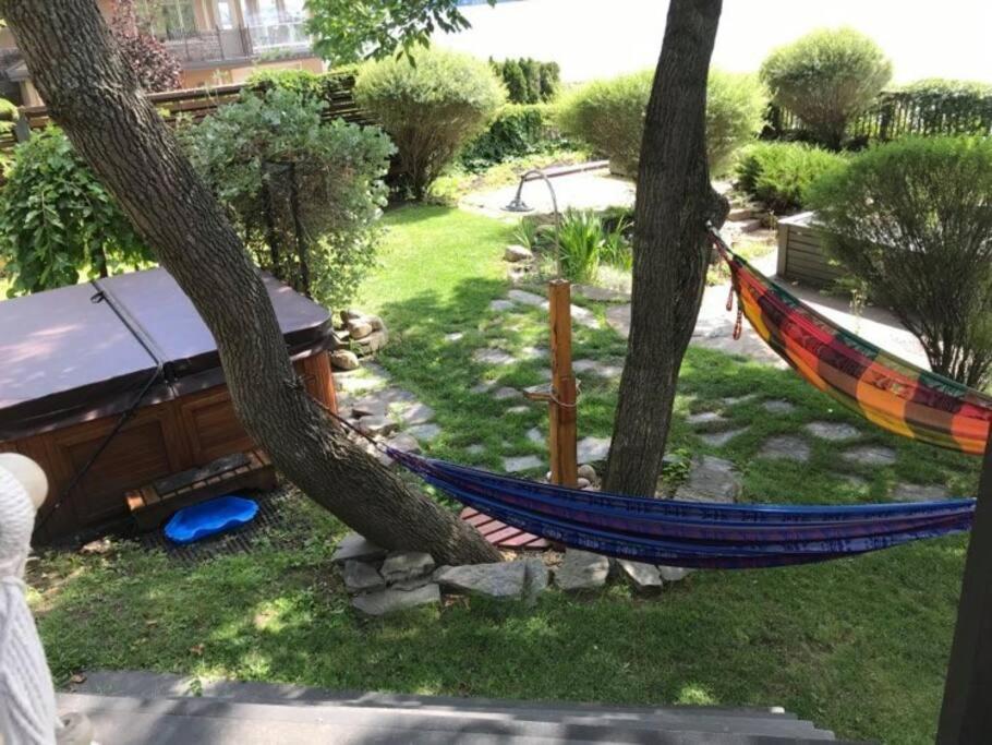 Om Chalet 2 Avec Spa Et Foyer Borde Du Fleuve St-Pierre-de-l'Île-d'Orléans Extérieur photo